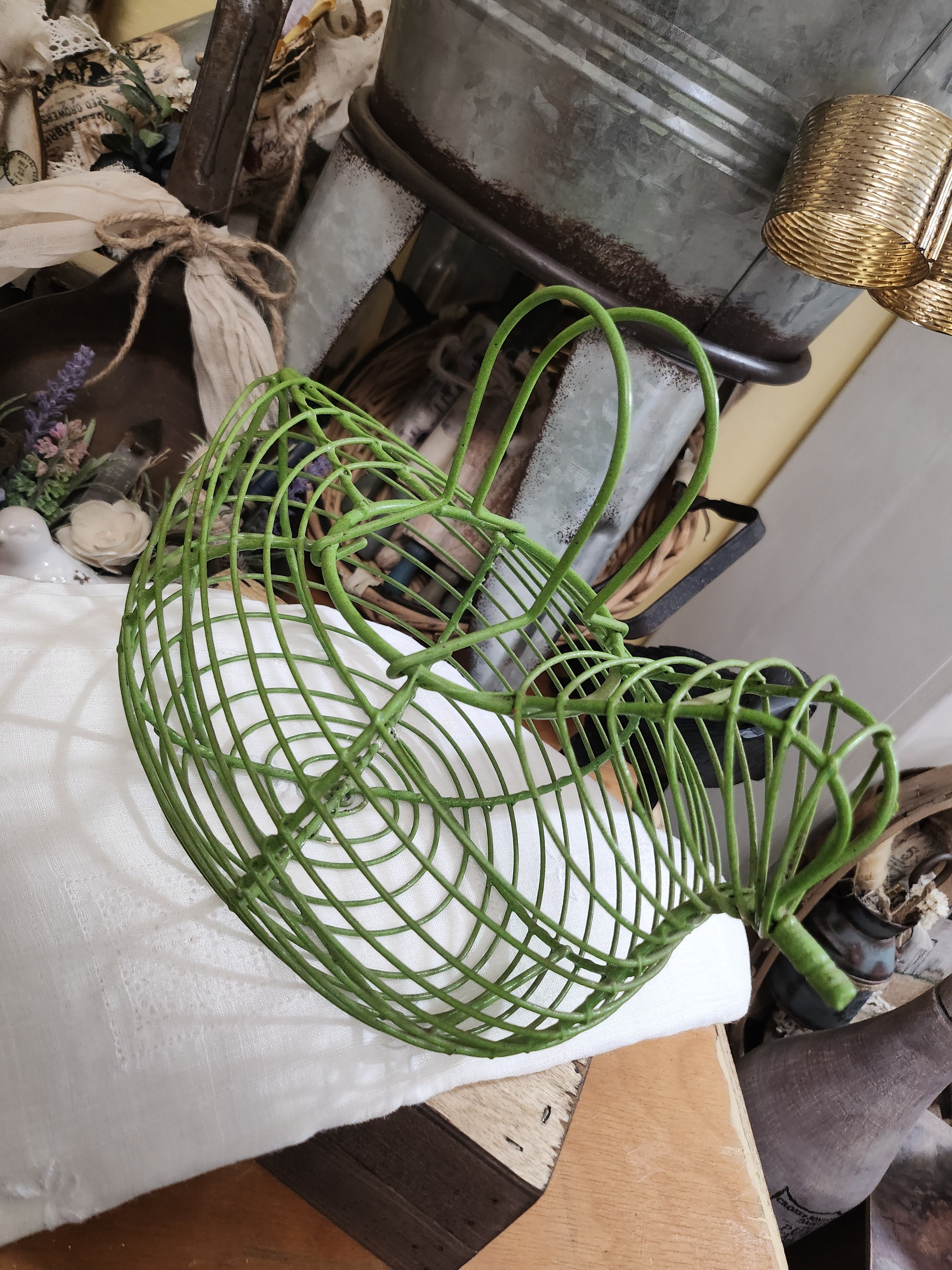 Wire Chicken Basket